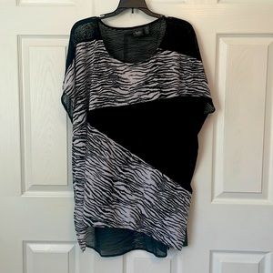 Chicos Travelers lightweight top, size 3/XL